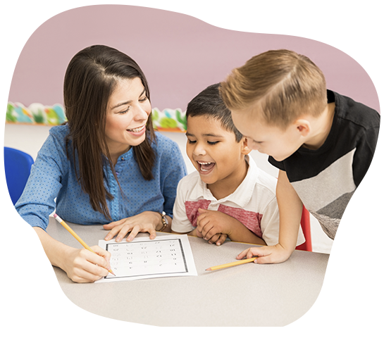 Niños jugando en Infinita Mente